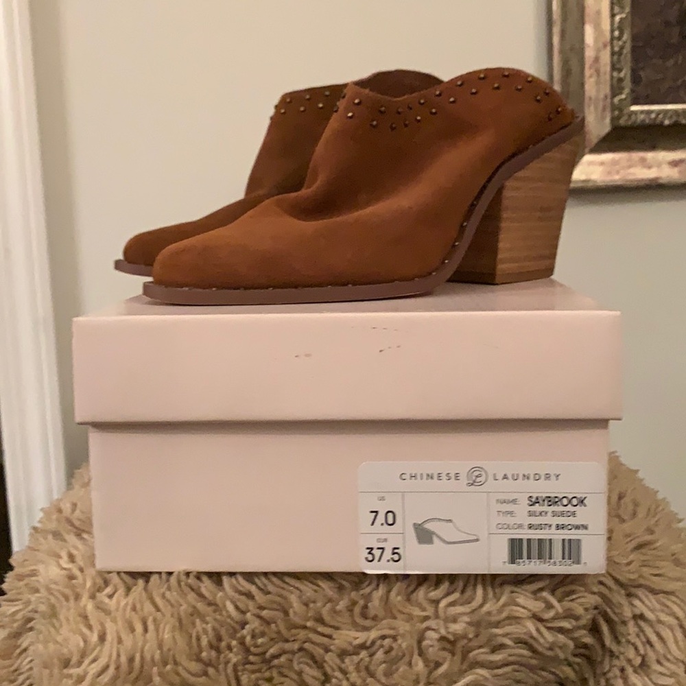 Chinese Laundry saybrook silky suede